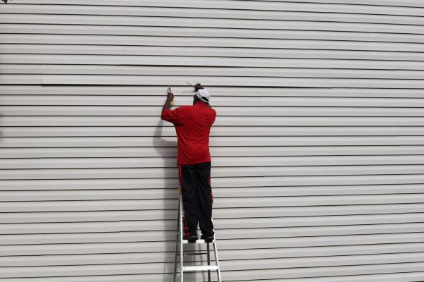 Loose Siding Repair in Reno
