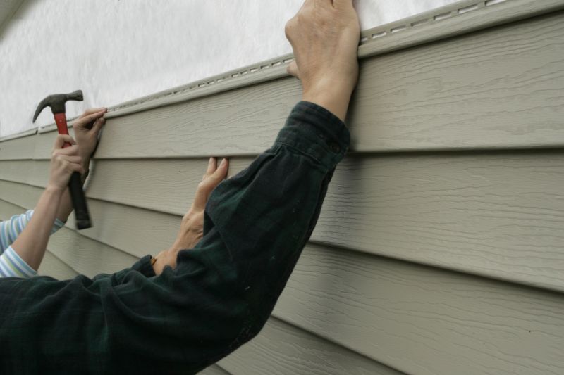 Expert Vinyl Siding Repair